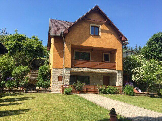 Tulipan Apartman Eger Bagian luar foto