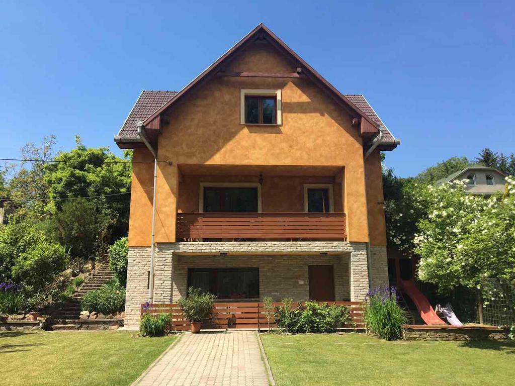 Tulipan Apartman Eger Bagian luar foto
