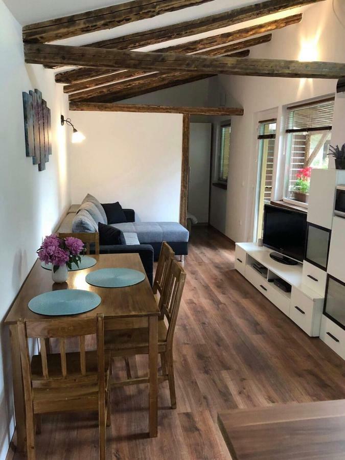 Tulipan Apartman Eger Bagian luar foto